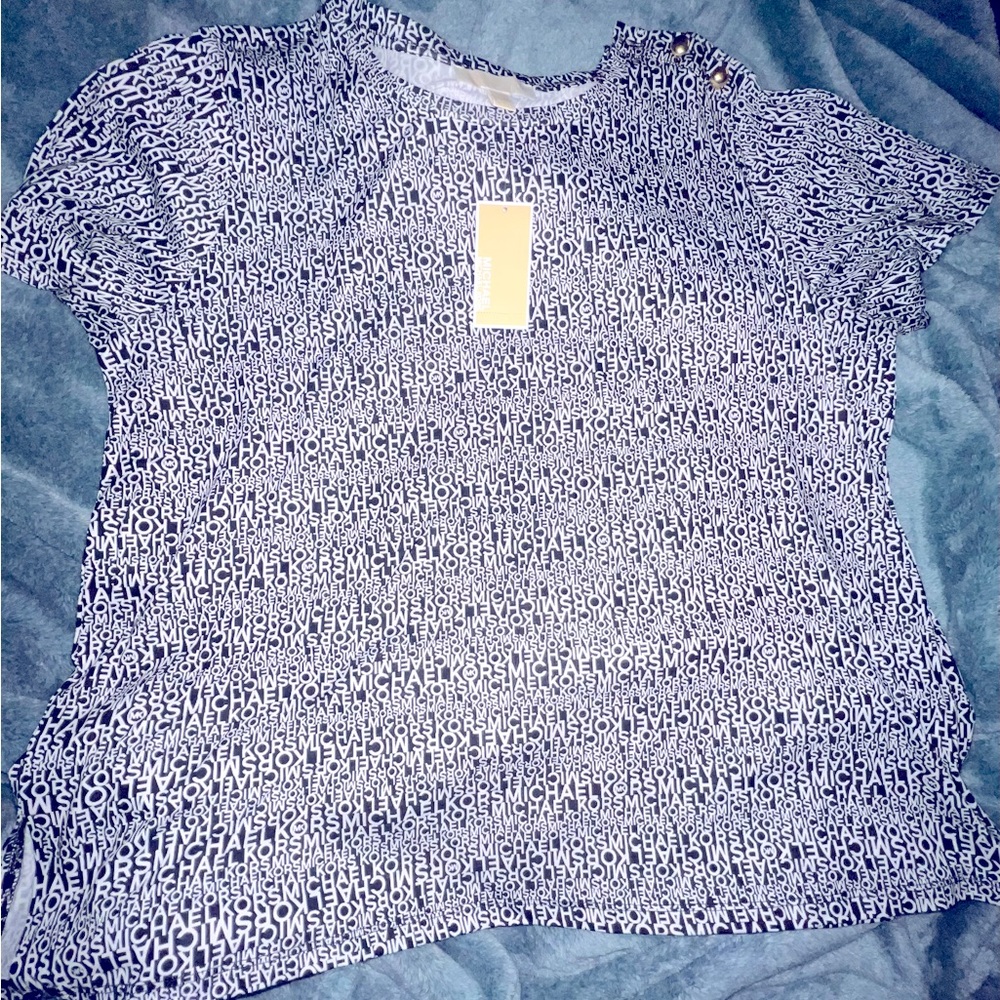 NWT Woman’s Black & White Short Sleeve Shirt